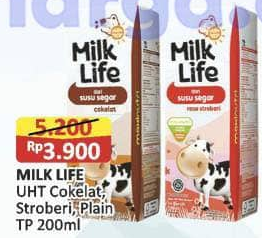 Milk Life UHT Cokelat, Stroberi, Plain 200 ml